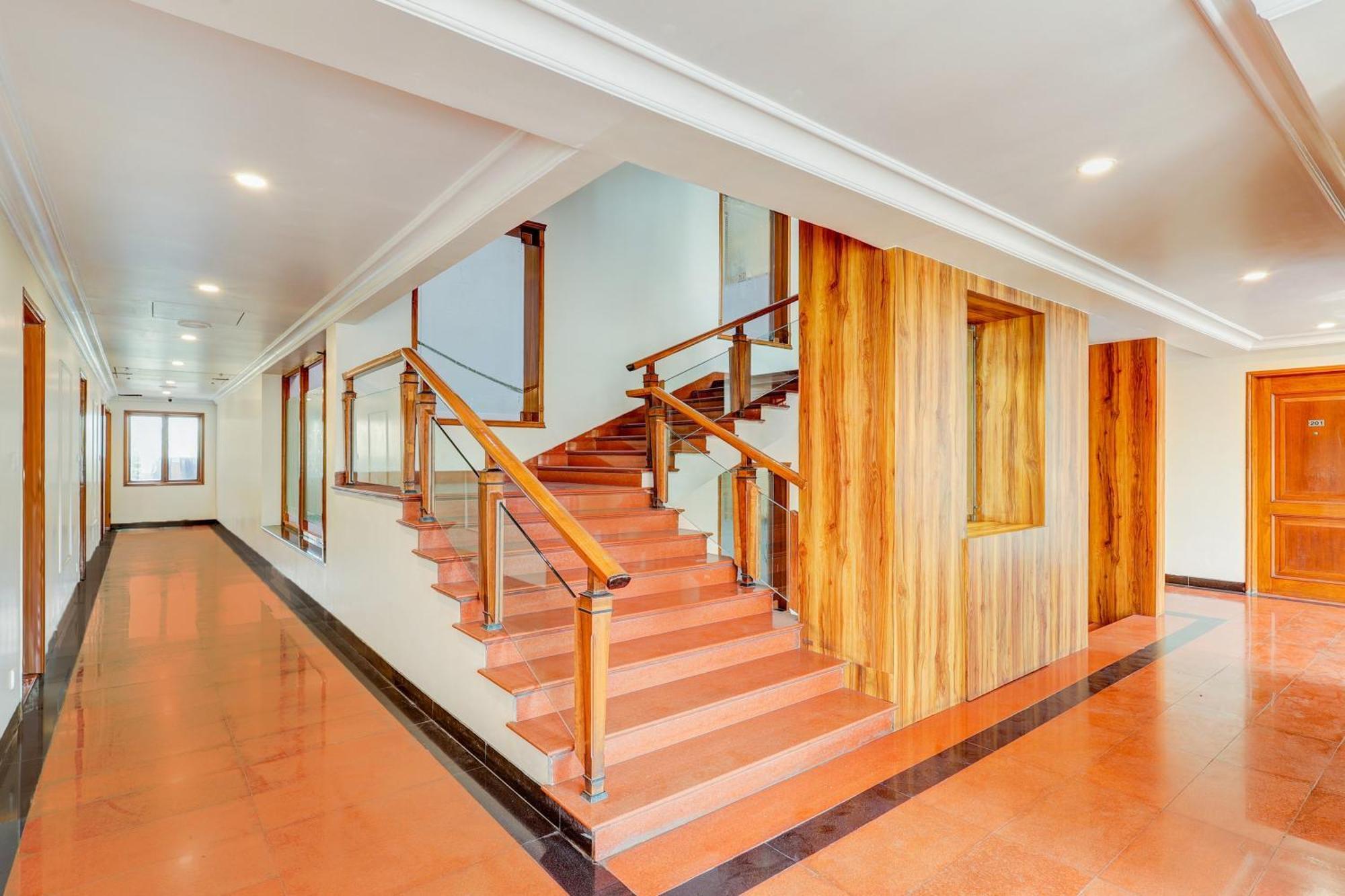 Townhouse Oak Vibe Vacation Hotels Visakhapatnam Buitenkant foto