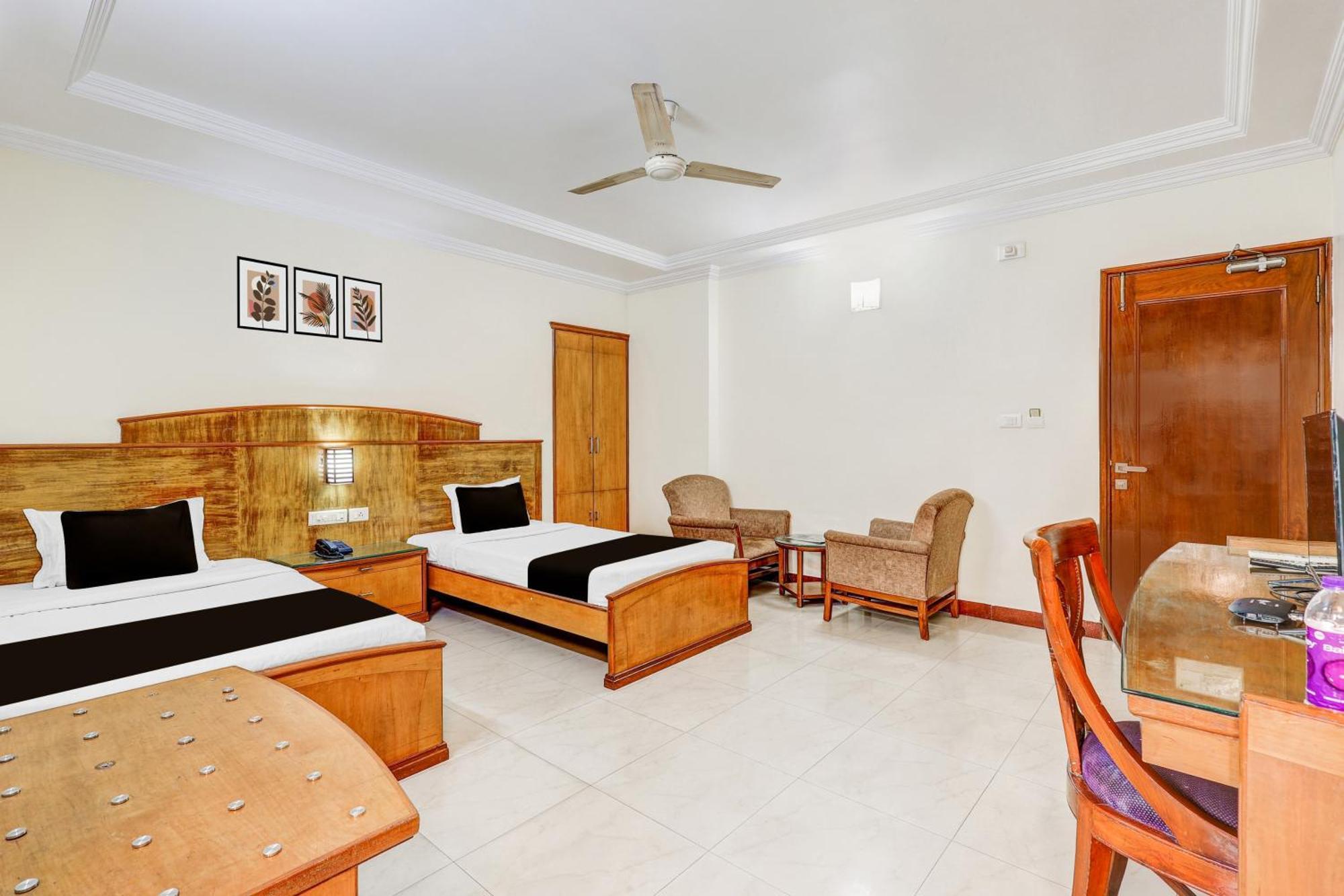 Townhouse Oak Vibe Vacation Hotels Visakhapatnam Buitenkant foto