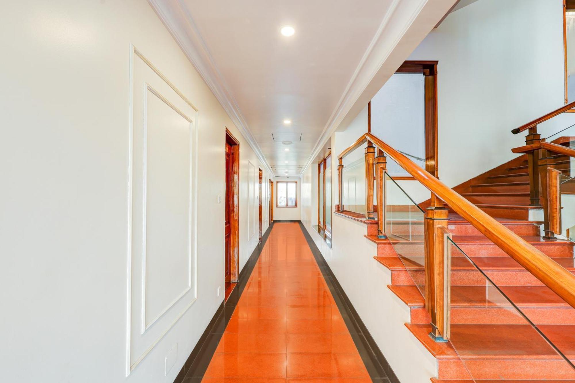 Townhouse Oak Vibe Vacation Hotels Visakhapatnam Buitenkant foto