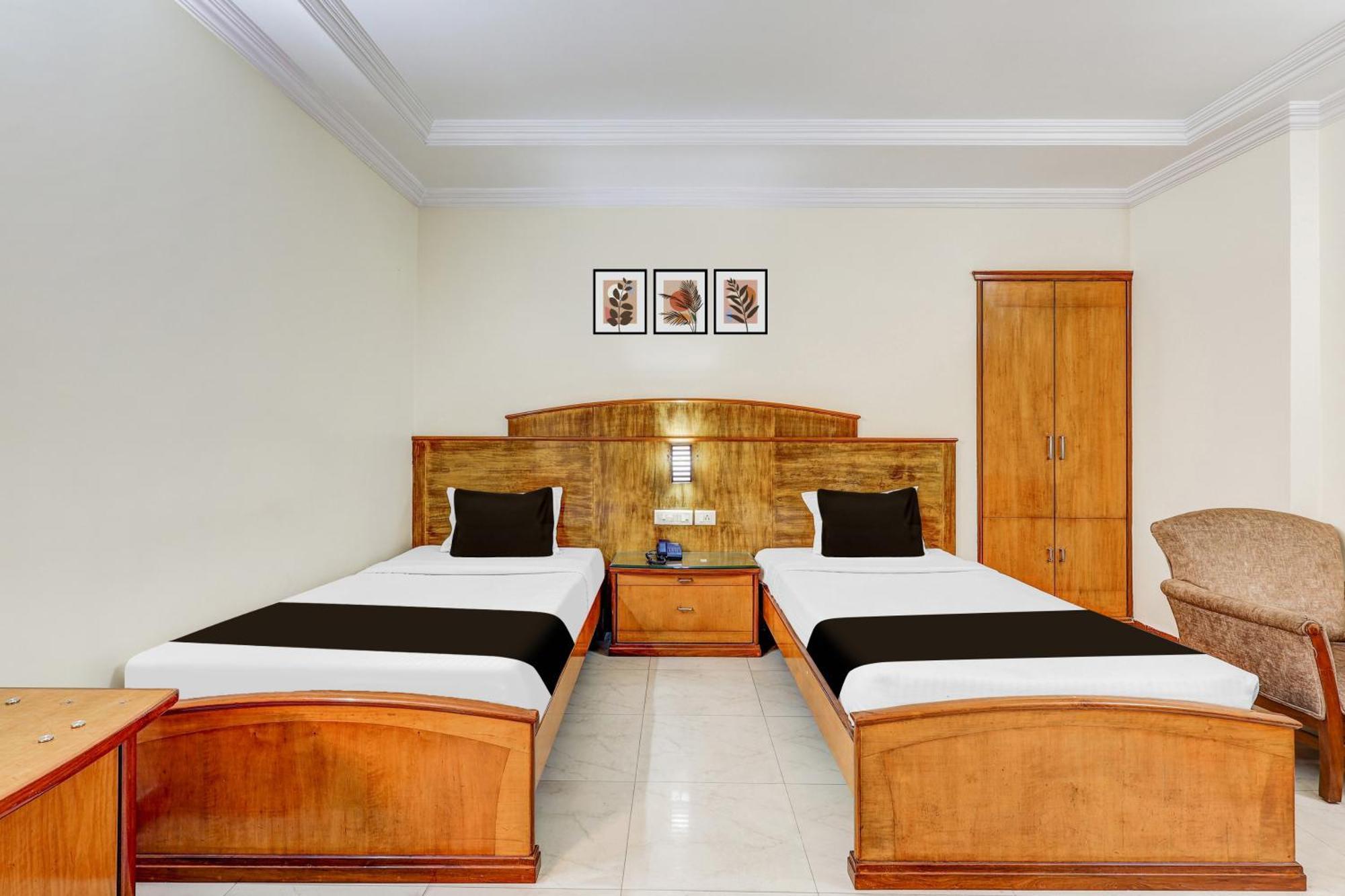 Townhouse Oak Vibe Vacation Hotels Visakhapatnam Buitenkant foto