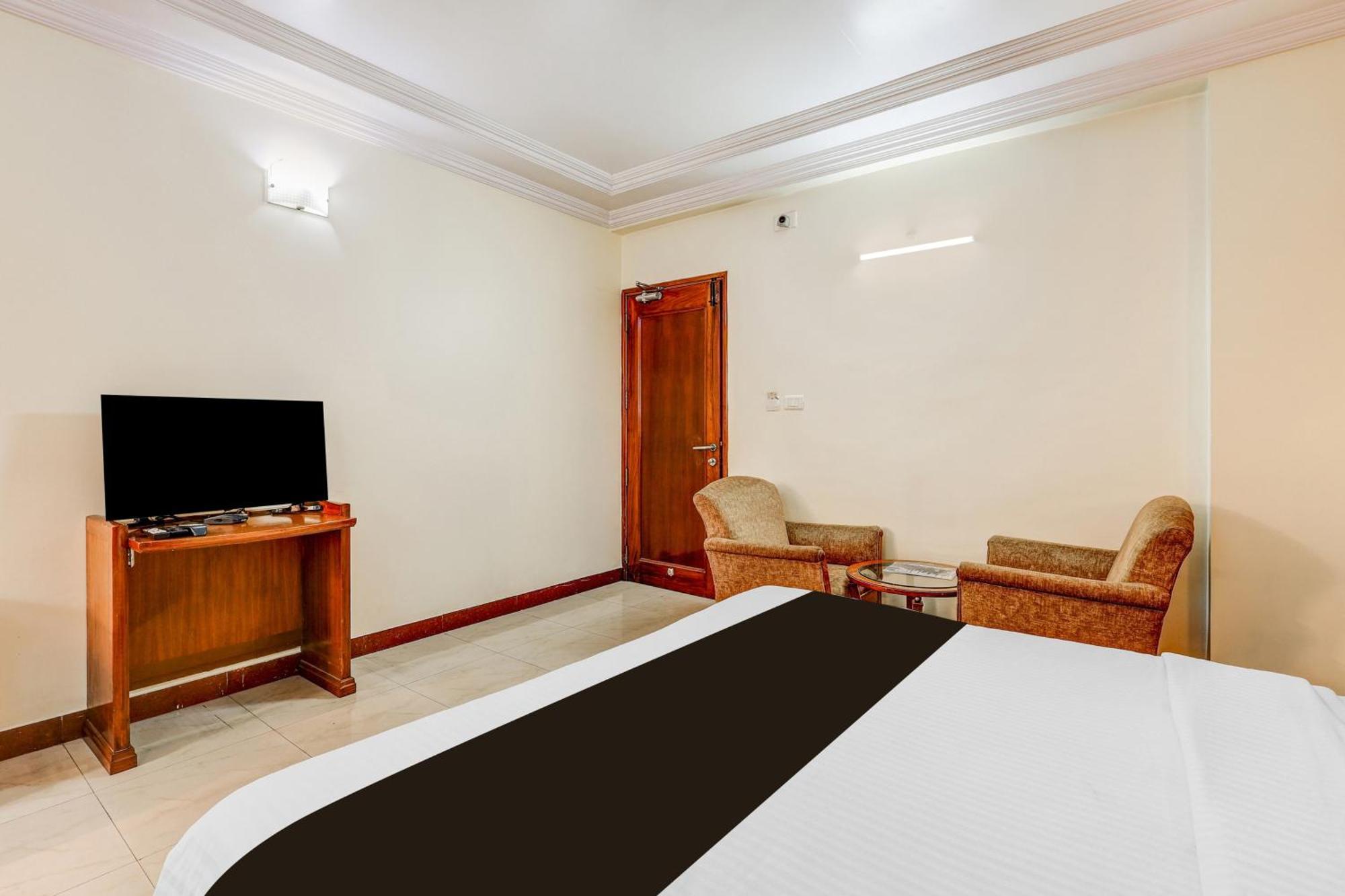 Townhouse Oak Vibe Vacation Hotels Visakhapatnam Buitenkant foto