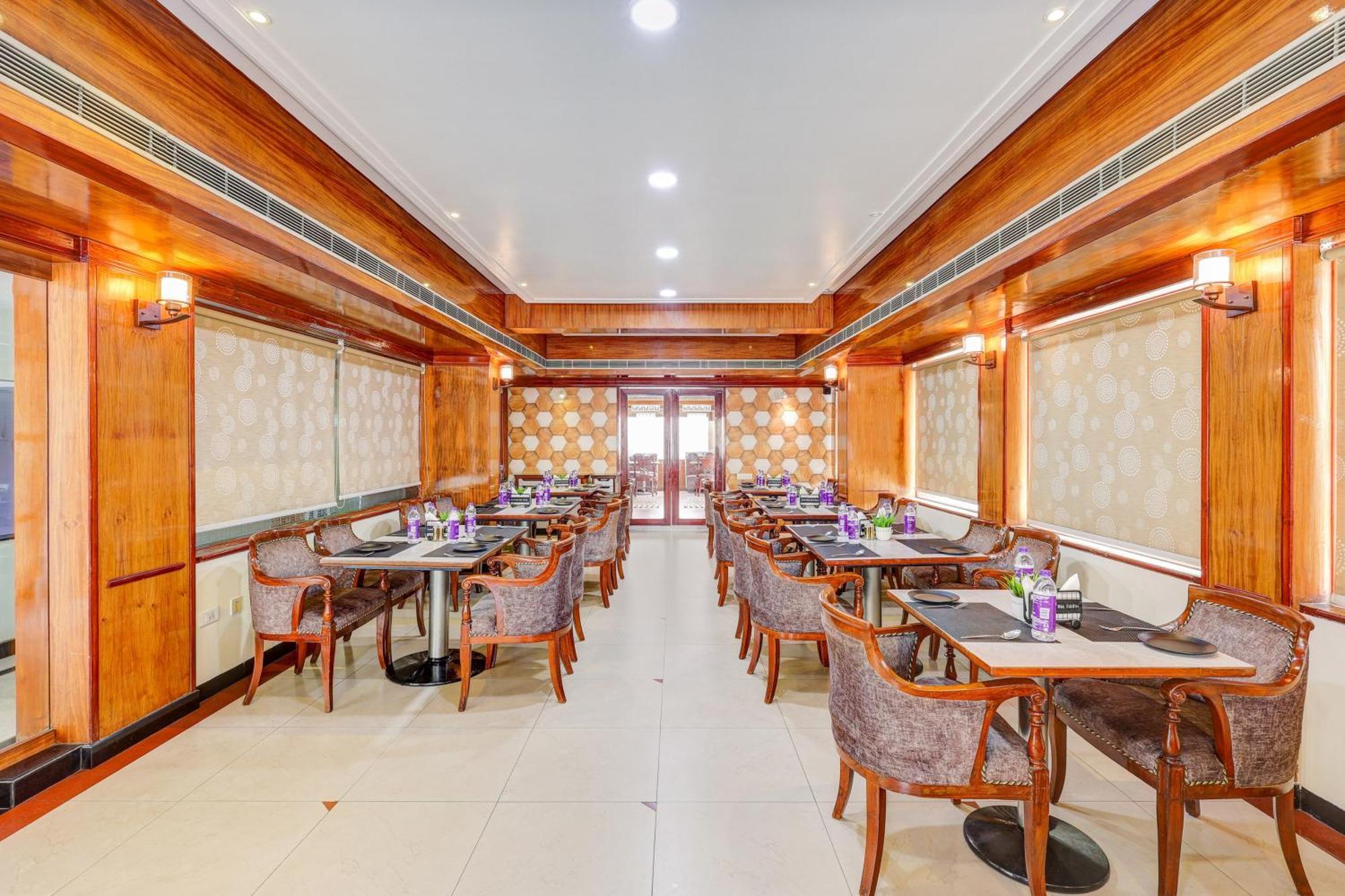 Townhouse Oak Vibe Vacation Hotels Visakhapatnam Buitenkant foto