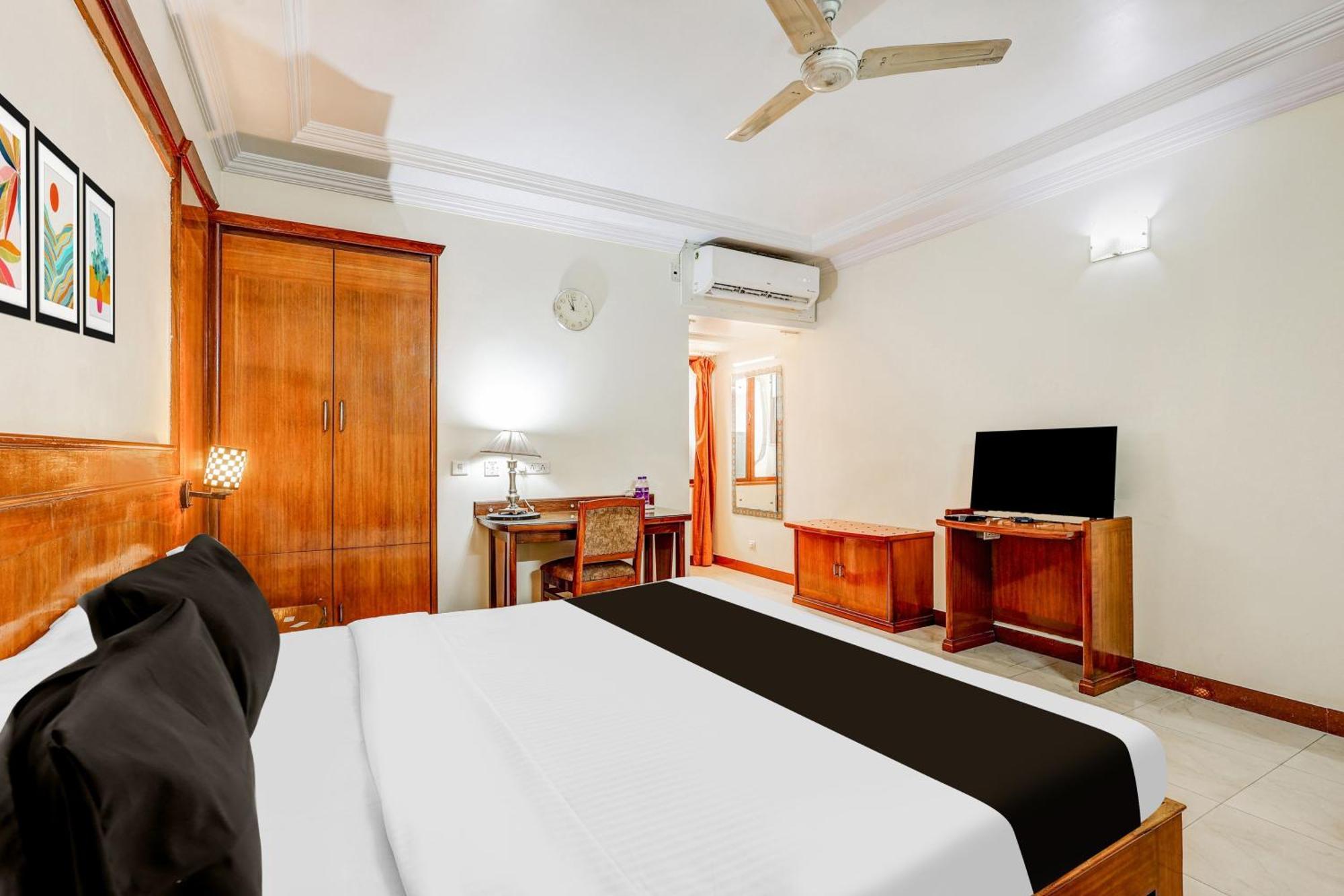Townhouse Oak Vibe Vacation Hotels Visakhapatnam Buitenkant foto