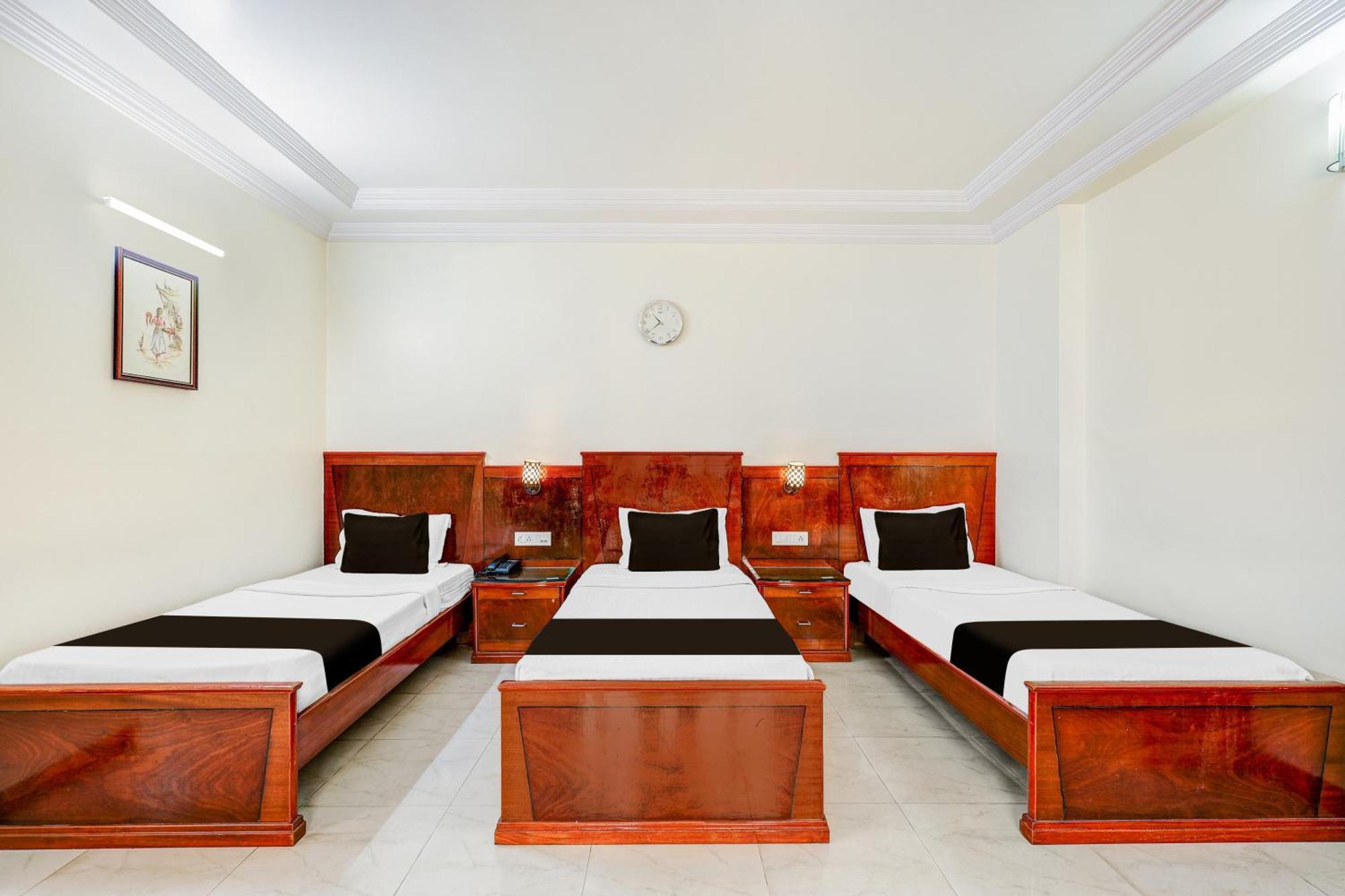 Townhouse Oak Vibe Vacation Hotels Visakhapatnam Buitenkant foto